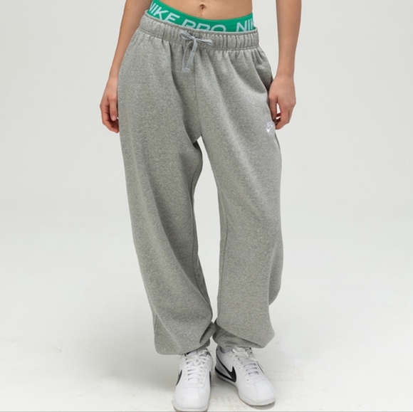Nike Pants - Nike Sportswear Club Women's Gray Mid-Rise Oversized Sweatpants Sz S